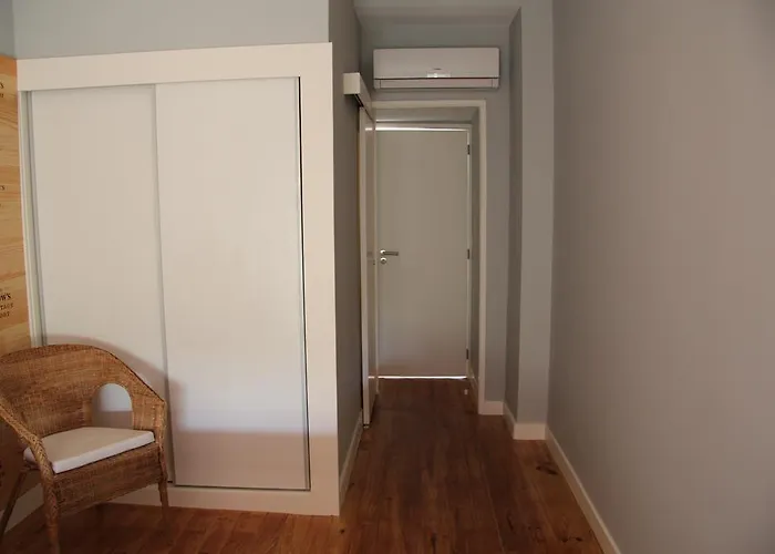 Decanting House Szálloda