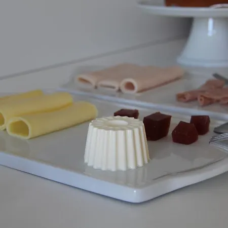 Hotel Decanting House