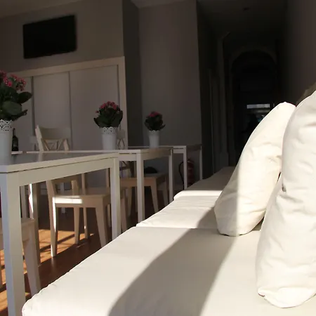 Decanting House Hotel 2*