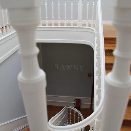 فندق Decanting House