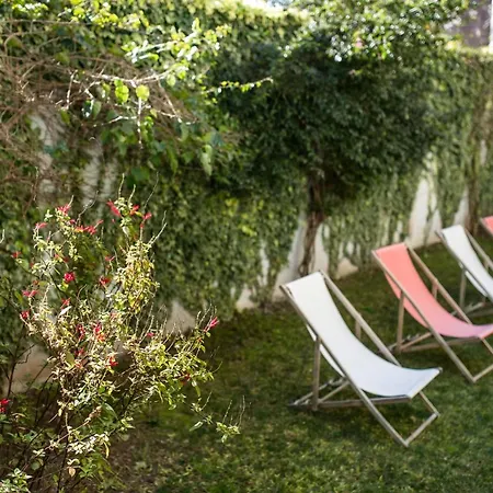 Hotel Decanting House 2*