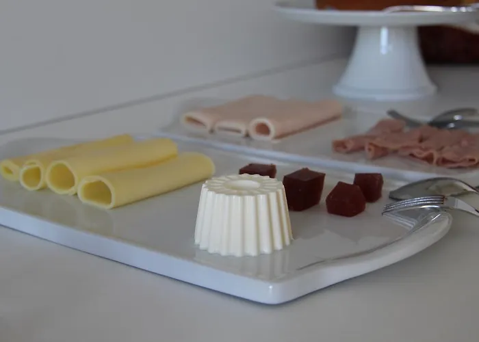 Hotel Decanting House