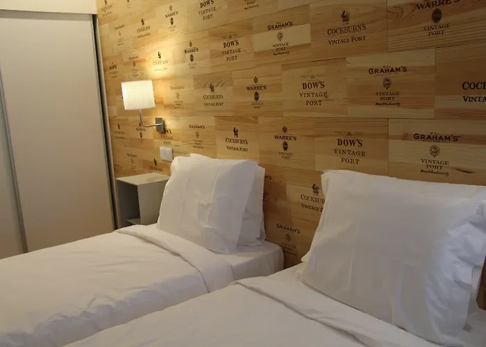 Hotel Decanting House