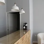 Hotel Decanting House 2*