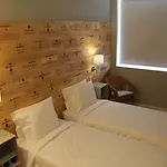Decanting House