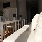 Decanting House Hotel 2*
