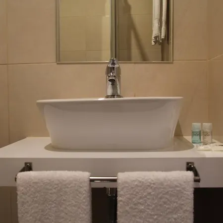 Decanting House Hotel 2*
