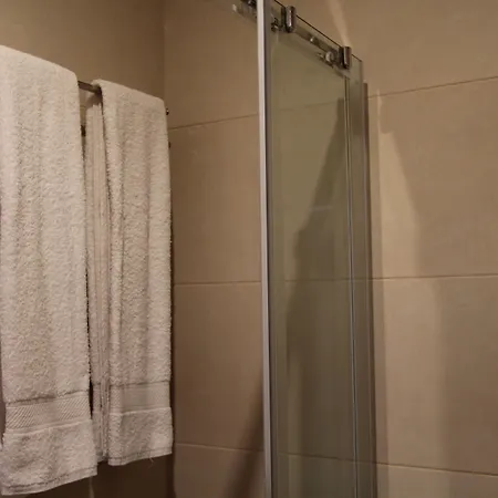 Decanting House 2* Porto