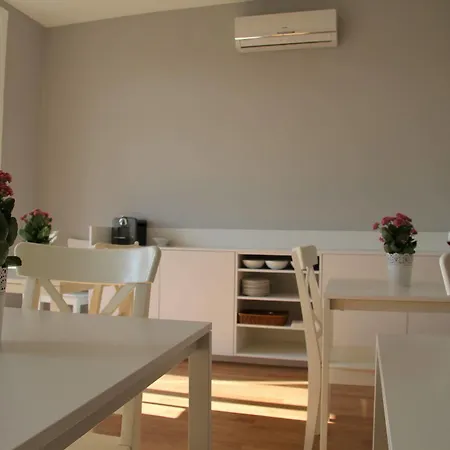 Decanting House Ξενοδοχείο 2*