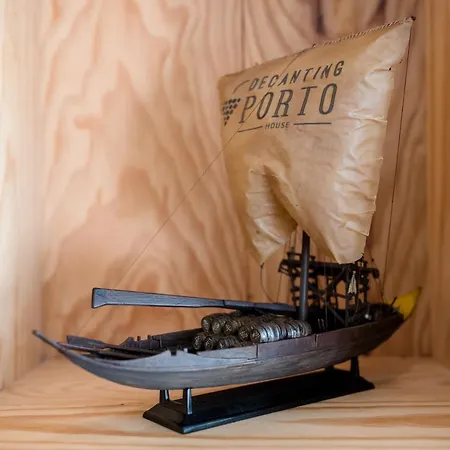 Hotel Decanting House