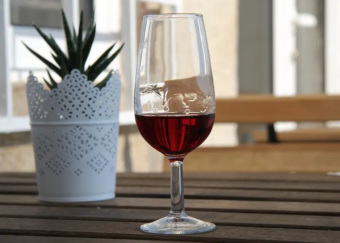 מלון Decanting House 2*