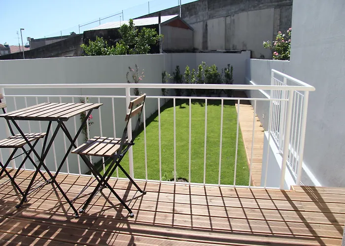 מלון Decanting House 2*